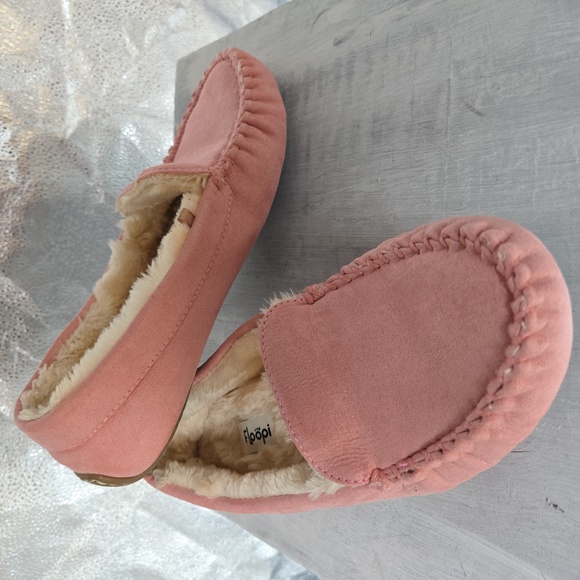 Floopi pink vegan suede moccasin style slipper - Picture 1 of 10